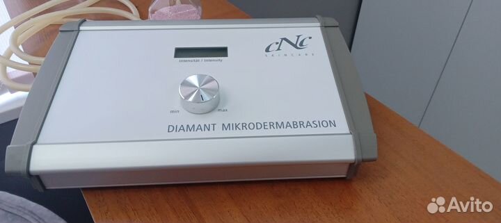Аппарат алмазной микродермаобразии CNC (германия)