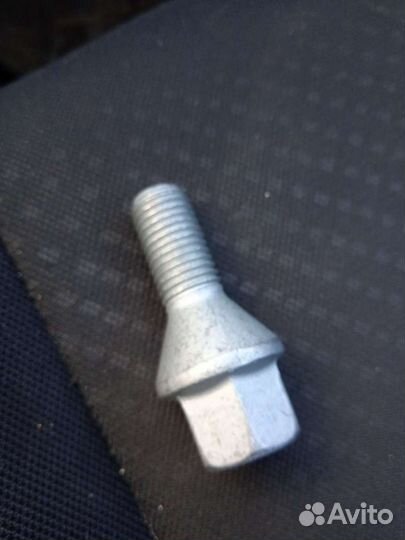 82007418 болт колесный, ступичный, рено