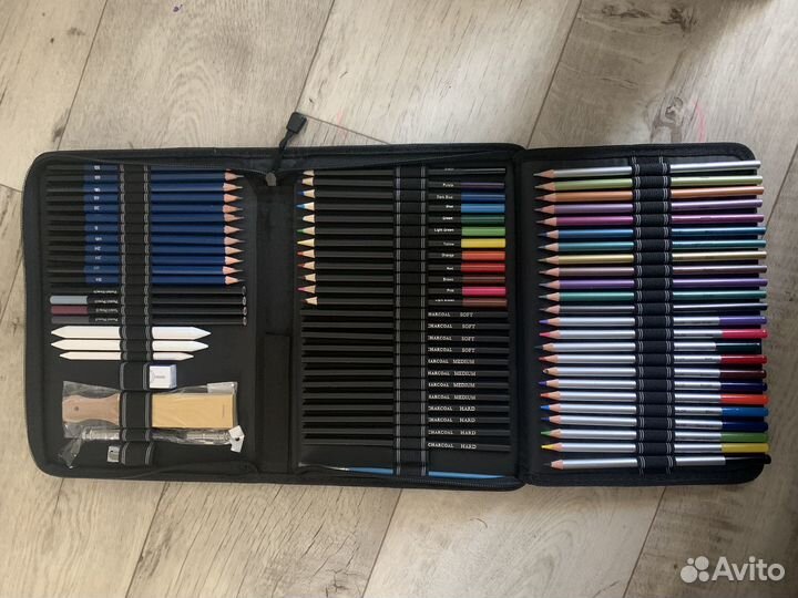 Набор юного художника новый