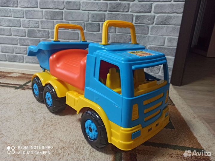 Грузовик игрушка каталка