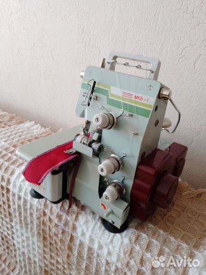 Швейная машинка оверлок