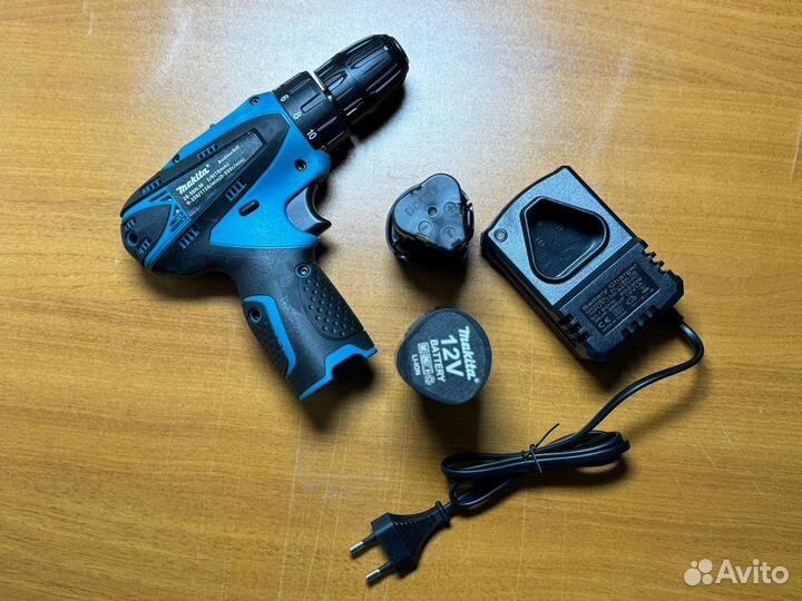 Шуруповерт makita 12v с набором