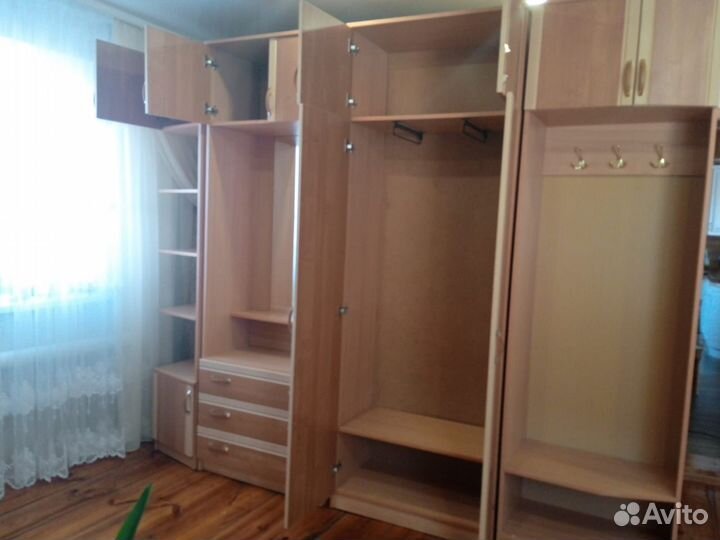 Стенка в прихожую бу