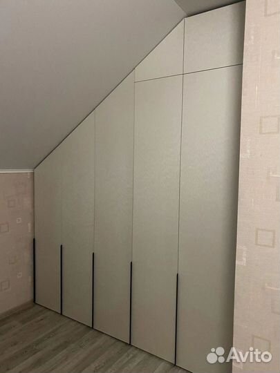 Современный шкаф