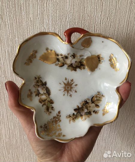 Антикварная фарфоровая чашка с блюдцем Россия