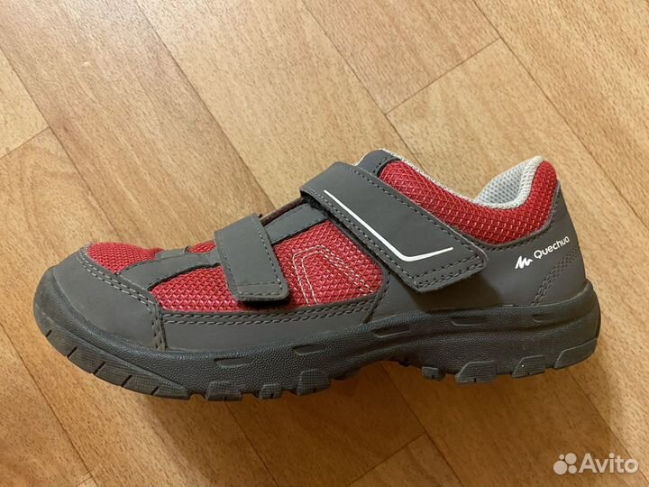 Кроссовки для девочки