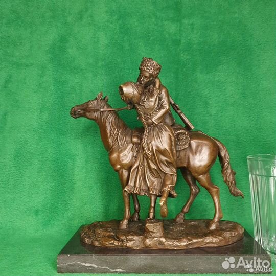 Бронзовая скульптура Прощание казака с казачкой