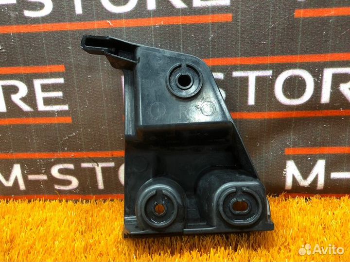 Крепление бампера заднее правое Bmw X3 E83 M54B25