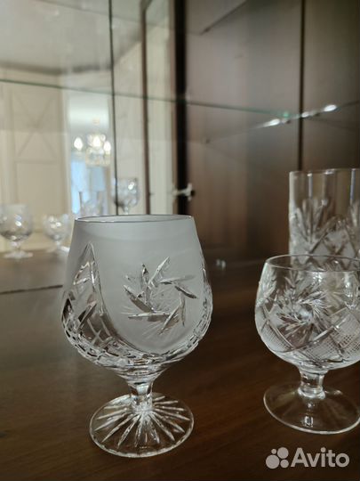 Хрустальные бокалы, рюмки и конфетницы