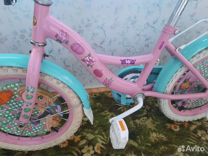 Велосипед для девочки 4-6 лет