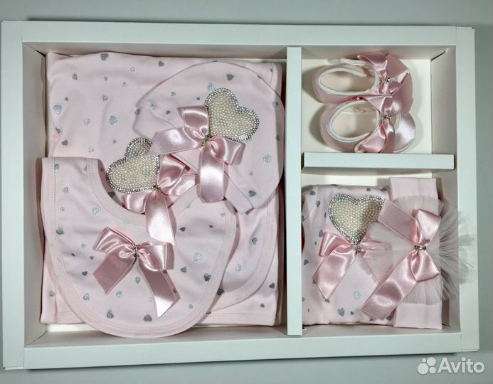 Набор на выписку для девочки розовый