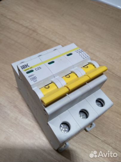 Автомат 3Р 25А С 4,5кА