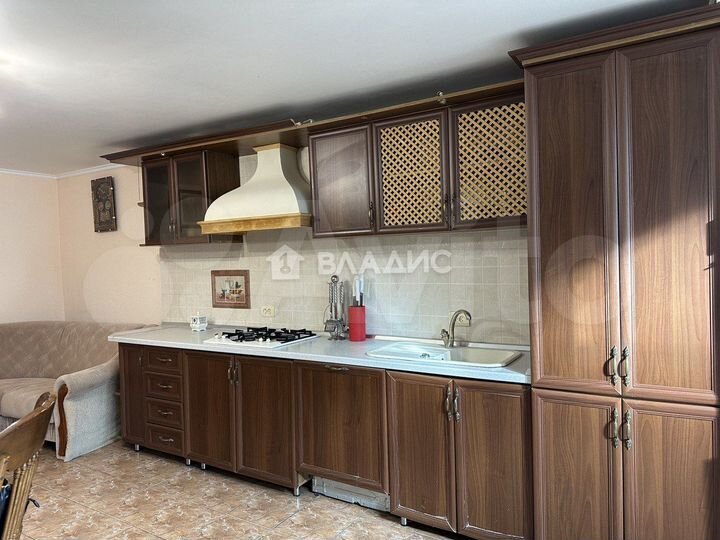 Дом 175 м² на участке 6 сот.