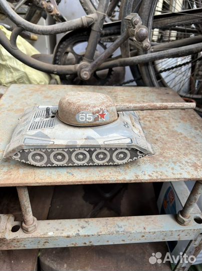 Игрушка танк СССР