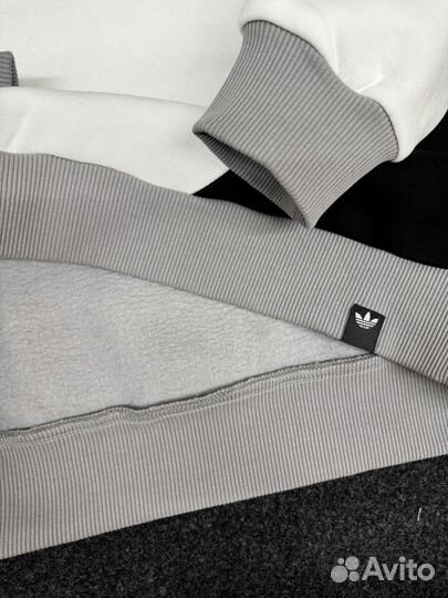 Спортивный костюм adidas