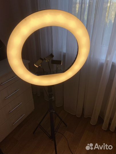 Продам кольцевую лампу