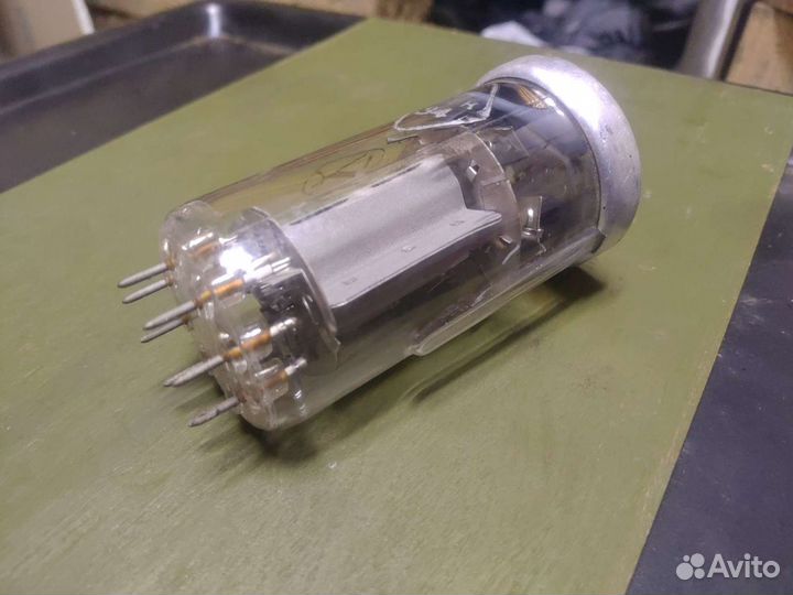 Электровакууная радио лампа