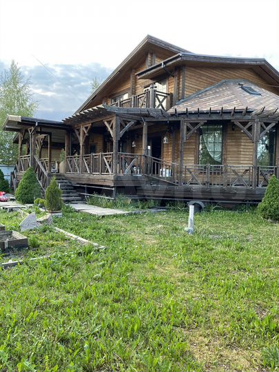 Дом 211 м² на участке 10,2 сот.