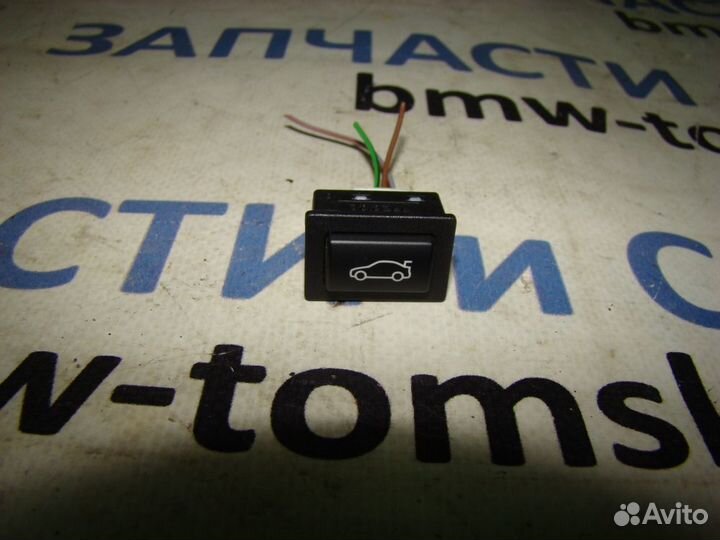 Кнопка отпирания двери багажника BMW 118i F20 2015