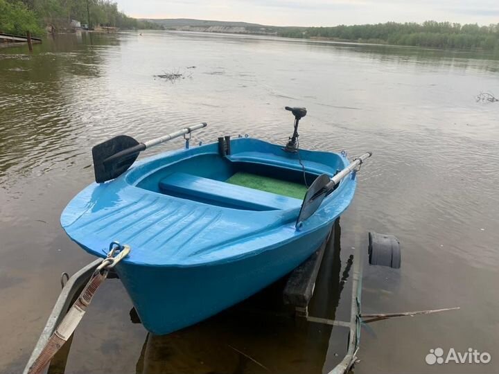 Прогулочная лодка стеклопластиковая