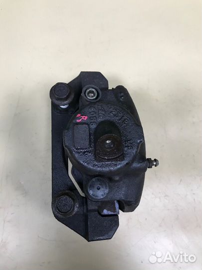 Суппорт передний правый Ford Maverick 2 YF 2004