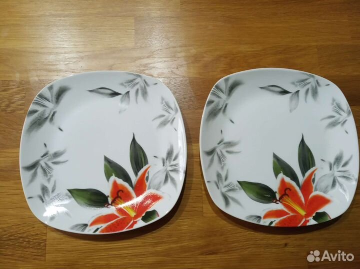 Тарелки десертные квадратные