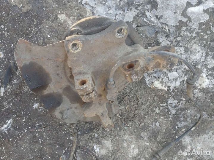 Правый поворотный кулак опель омега б