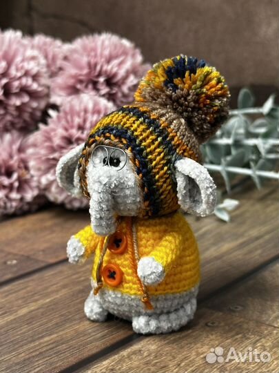 Вязаный слоник