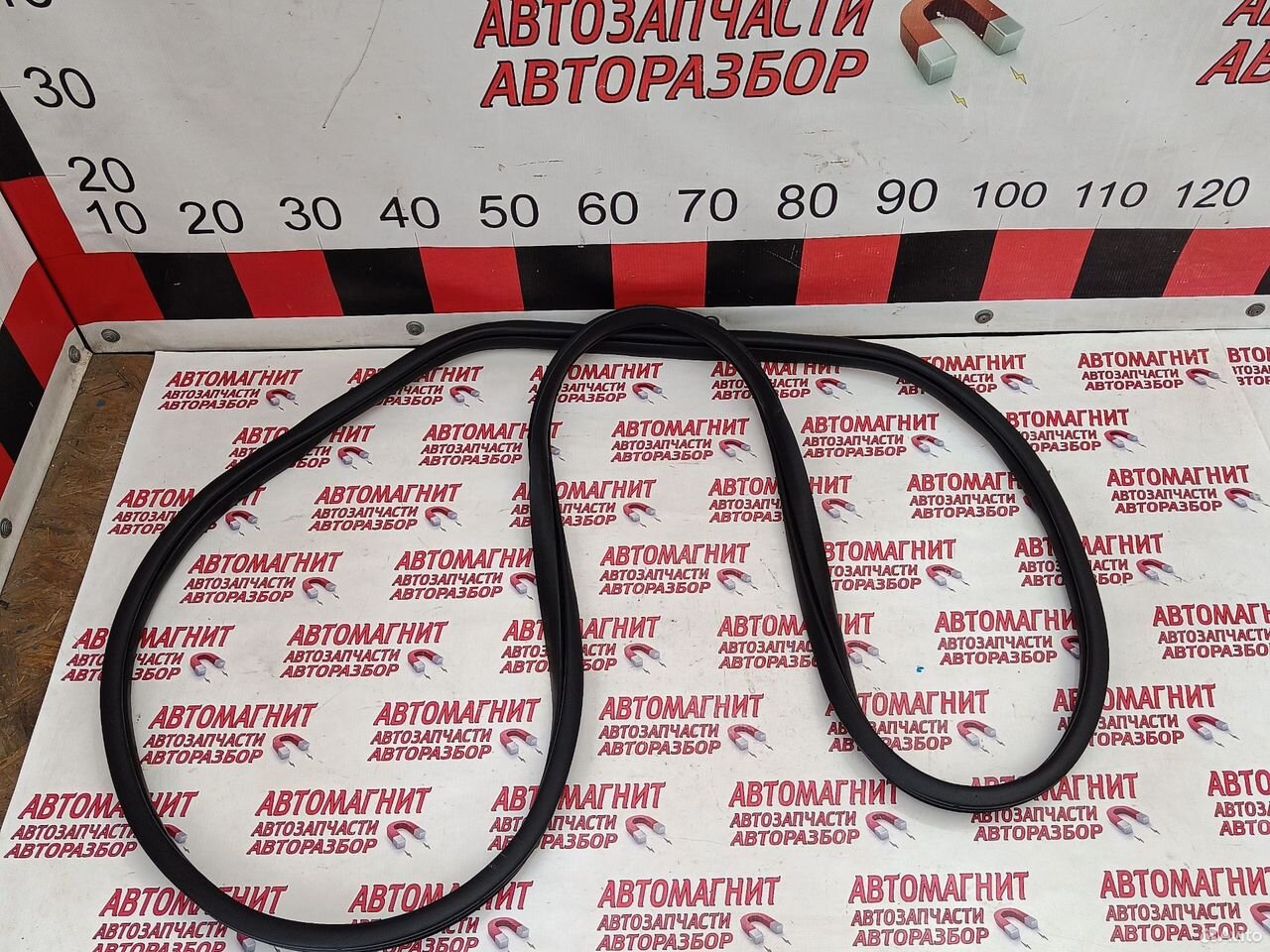 Уплотнитель двери передней правой Киа Соул 3 SK3