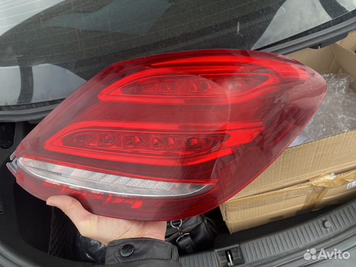 Задний фонарь mercedes w205 правый. (Оригинал)