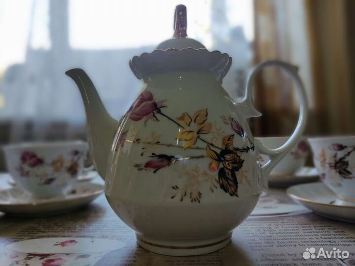 Фарфоровый чайный сервиз