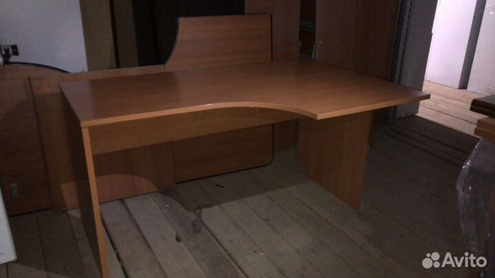 Стол угловой