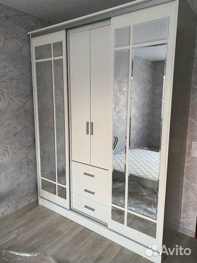 Шкаф купе новый Маэстро