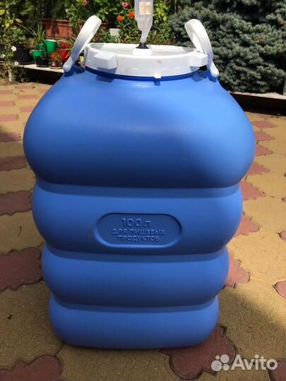 Фляги пластиковые 100л