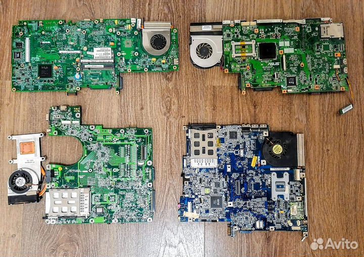 13 Материнских плат от ноутбуков