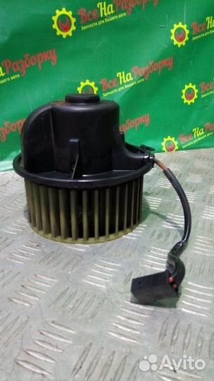 Моторчик печки Audi 80 седан 1.8 1990