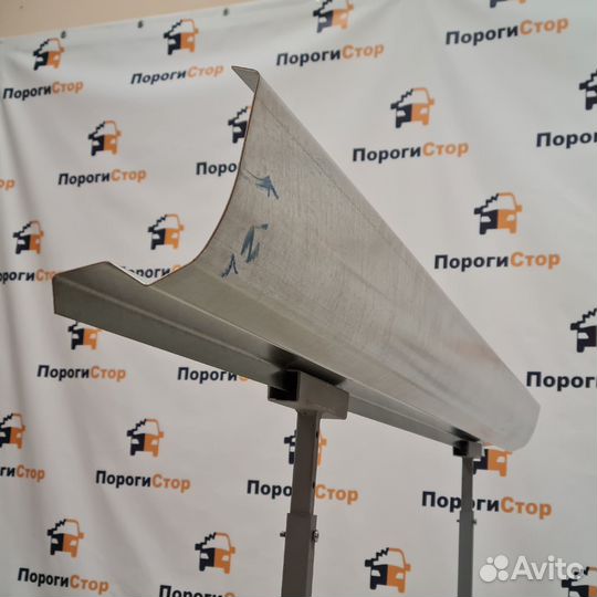 Ремонтные пороги VW Jetta 5 полупрофиль правый