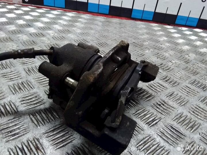 Суппорт передний правый BMW 3 E46 2000 34116758114