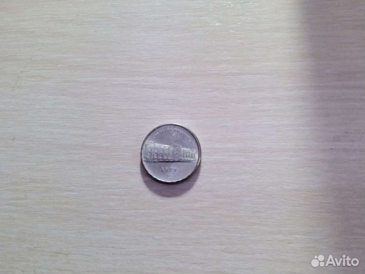 Серебряные коллекционные монеты