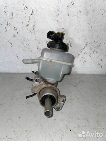 Главный тормозной цилиндр Renault Logan K7J 2006