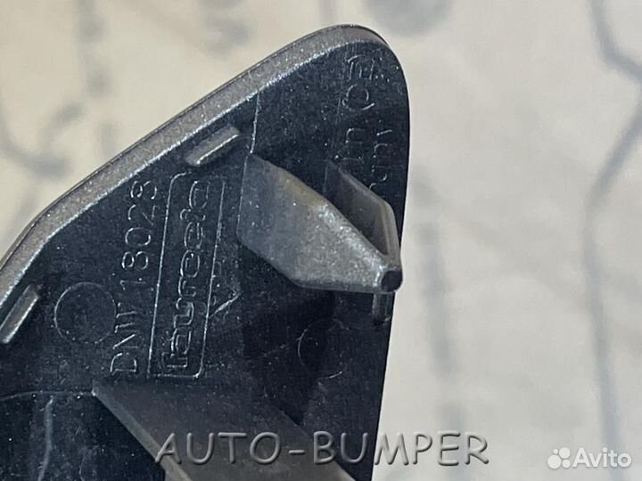 VW Tiguan 2017- Форсунка омывателя фары левая