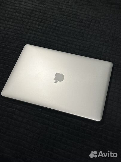 Macbook pro 15 2015 i7 16gb 512gb