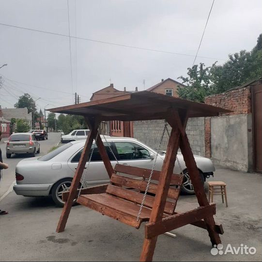 Качели из натурально дерева