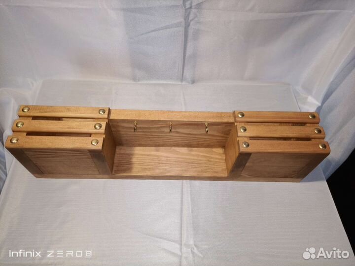 Ключница с полкой