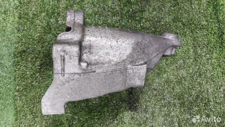 Опора (подушка) двигателя Mercedes Benz E-class W