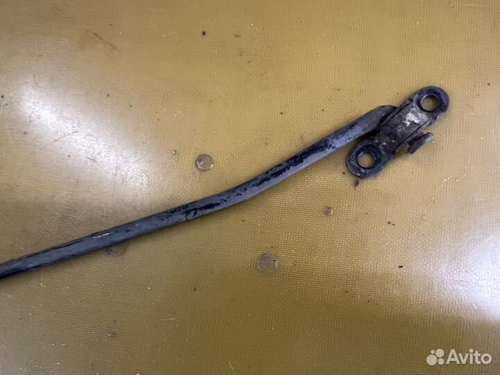 Упор капота Kia Ceed ED 2006-2012
