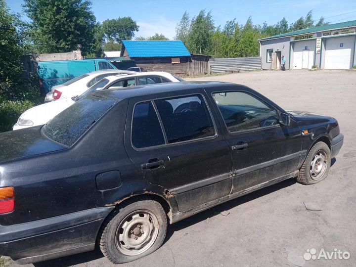 Запчасти Б/у Volkswagen Vento 1.8 (AAM)