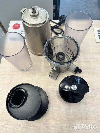 Соковыжималка шнековая redmond RJ-930S