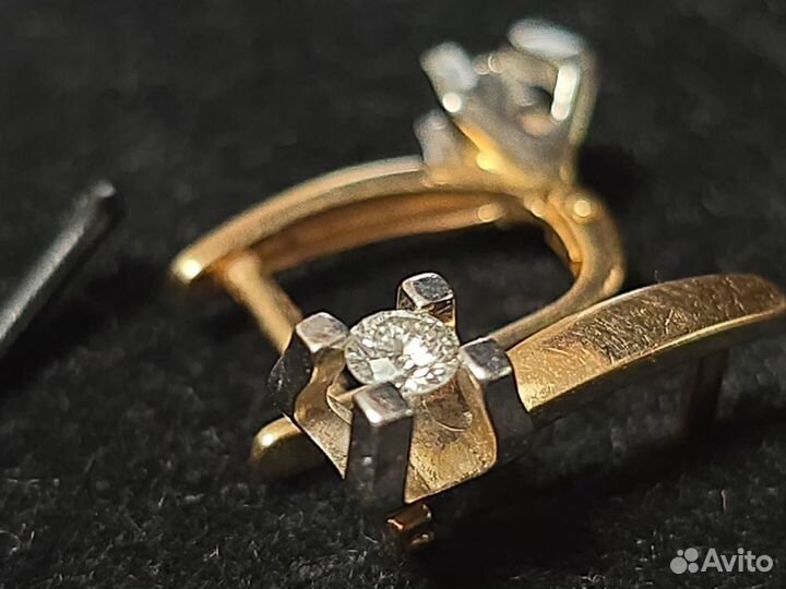 Золотые серьги с бриллиантами 585