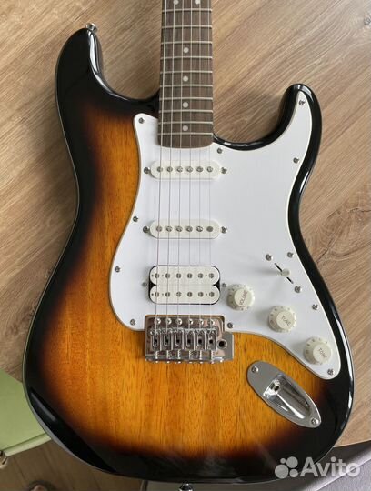 Электрогитара Squier Bullet strat by Fender HSS
